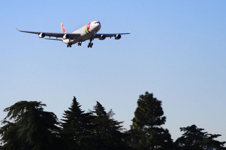 Operação normalizada no aeroporto de Lisboa, nevoeiro obrigou dez aviões a divergir para Faro