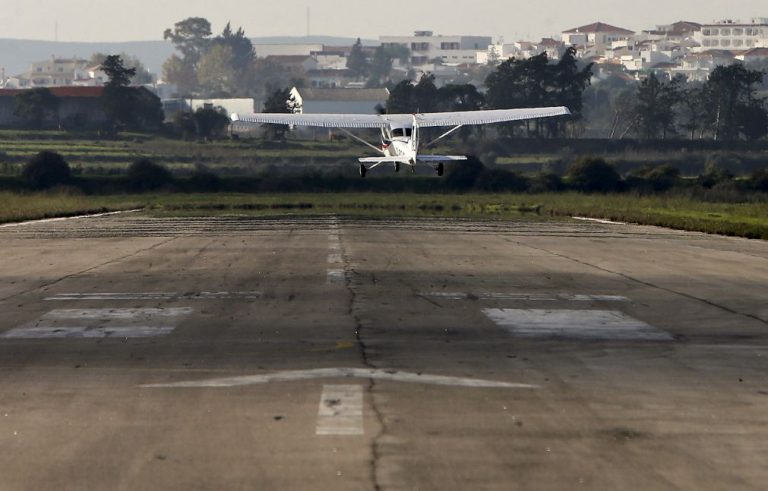 Governo promete pagar nos próximos dias à GNR pela segurança nos aeródromos