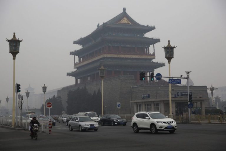 Mais de vinte cidades chinesas sob alerta máximo de poluição