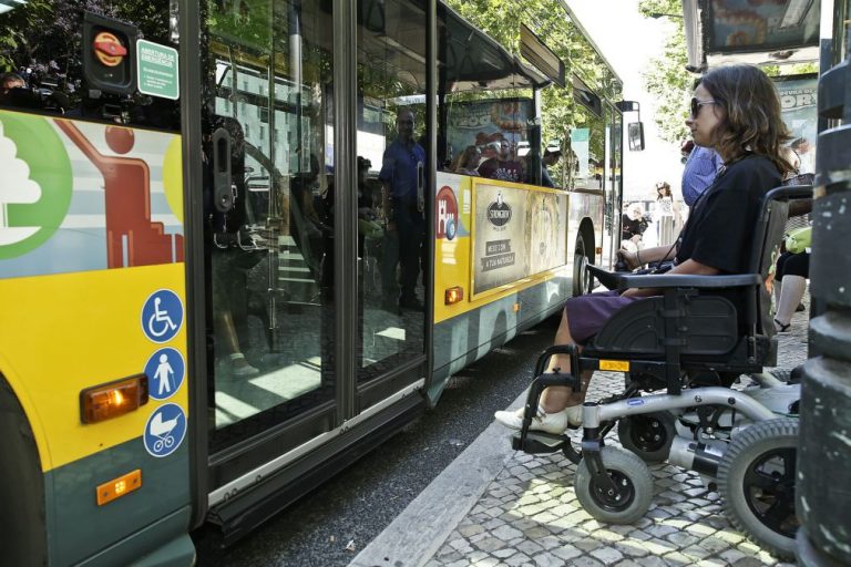 Passagem da gestão da Carris para a CML dependente da promulgação pelo PR