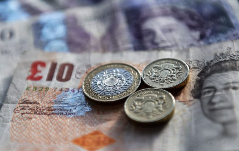 Libra sobe face ao euro para máximo desde julho