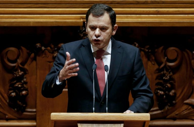Deputados do PSD sem convite para comemorações do 1.º de dezembro