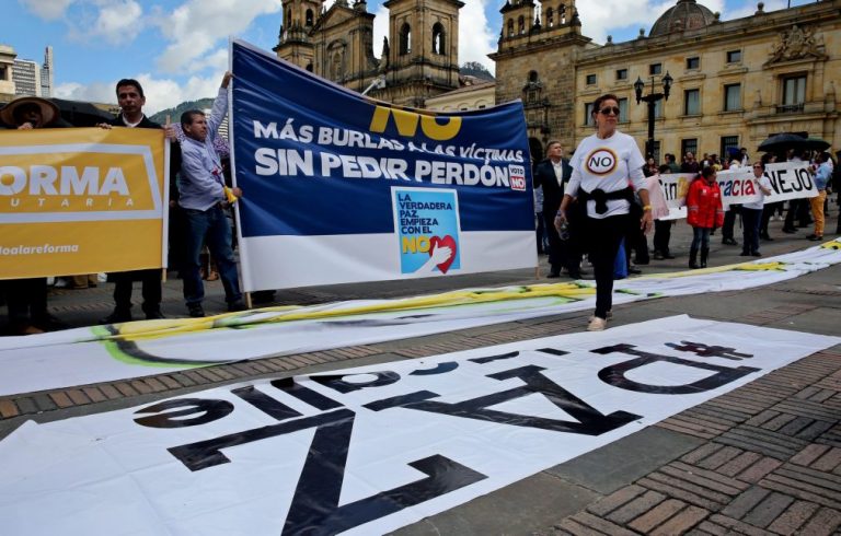Congresso da Colômbia ratifica novo acordo de paz com as FARC