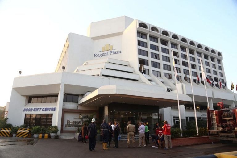 Incêndio em hotel mata pelo menos 11 pessoas em Karachi (Paquistão)
