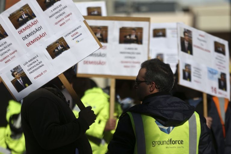 Trabalhadores da Groundforce e Portway decidem no dia 26 greve no fim do ano