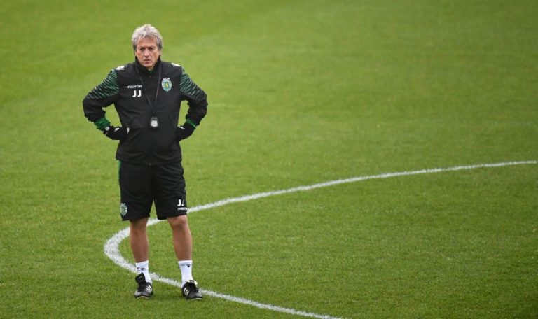Jesus diz que derrota do Sporting em Varsóvia não influencia dérbi com benfica e confirma dúvidas