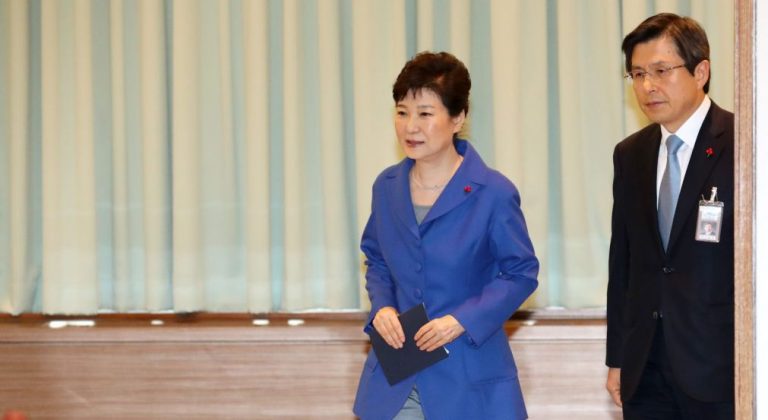 Chefe de Estado destituída da Coreia do Sul pede desculpas ao país