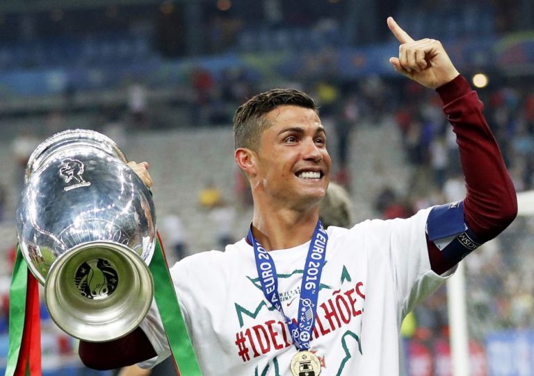 Cristiano Ronaldo foi o desportista europeu do ano para agências de notícias
