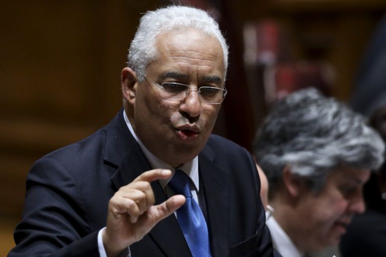 Governo fecha 2016 com a 