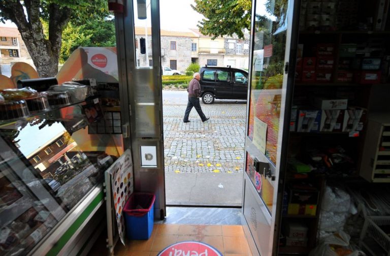 Atividade económica e consumo privado aumentam em dezembro - BdP