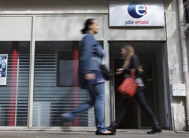 Desemprego baixa para 9,8% na zona euro em novembro face homólogo - Eurostat