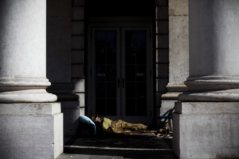 Câmara de Lisboa ativa plano de contingência para sem-abrigo devido a frio