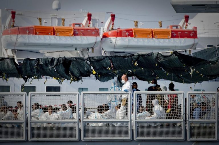 Mais de 1.360 migrantes resgatados em três dias ao largo da Líbia