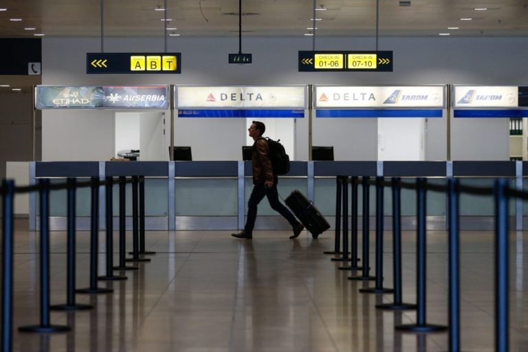 Aeroporto de Antuérpia parcialmente evacuado por suspeita de material explosivo