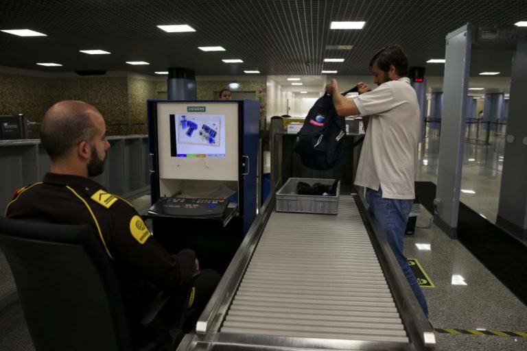 Dois argelinos fugiram do aeroporto de Lisboa