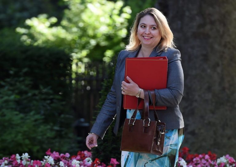 Ministra britânica da Cultura diz que 'Brexit' não vai afetar relações com Portugal