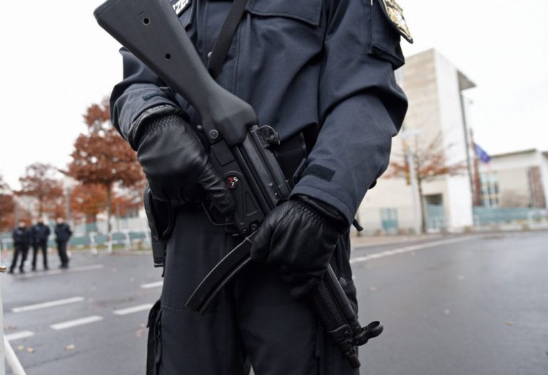 Alerta de bomba encerra importante posto fronteiriço entre EUA e Canadá