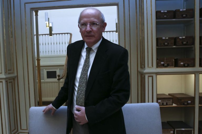 Governo ainda sem resposta do Iraque sobre levantamento de imunidade de filhos do embaixador