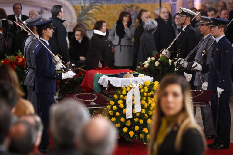 Mário Soares: Cerimónias fúnebres prosseguem hoje no Mosteiro dos Jerónimos e cemitério dos Prazeres