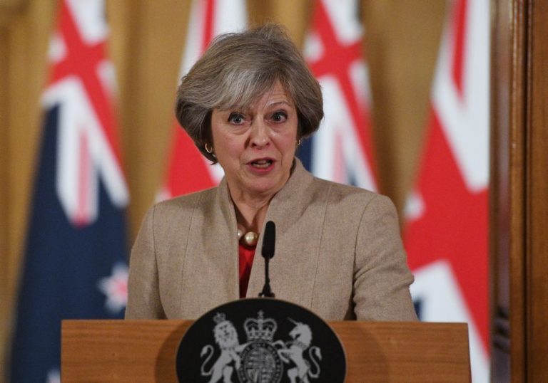 PM britânica pedirá união aos cidadãos em discurso sobre o 'brexit' - Jornais britânicos