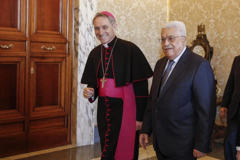 Vaticano realça caráter sagrado de Jerusalém após encontro de papa com Mahmoud Abbas