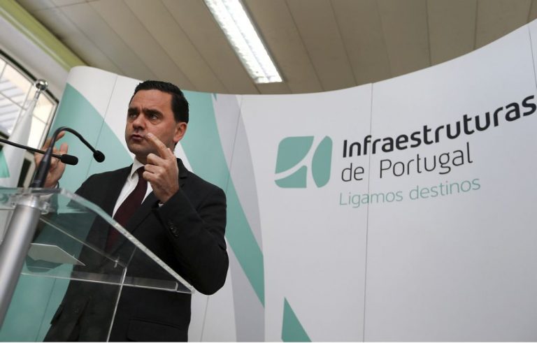 Eletrificação da linha do Algarve concluída em 2020 - ministro