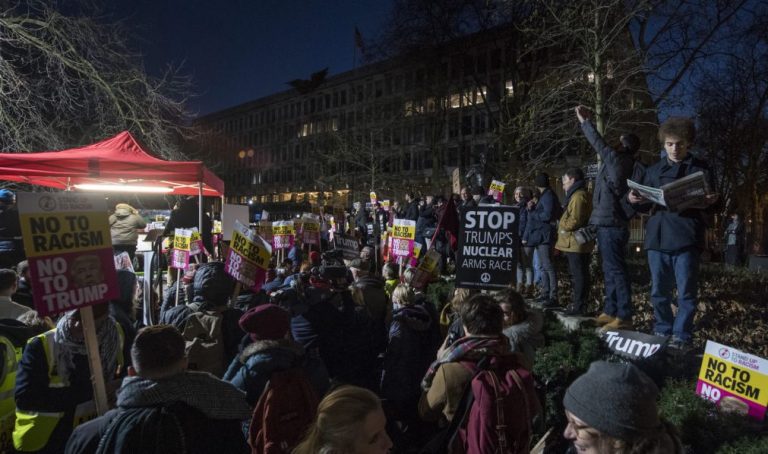 EUA: Novos confrontos entre polícia e manifestantes no centro de Washington