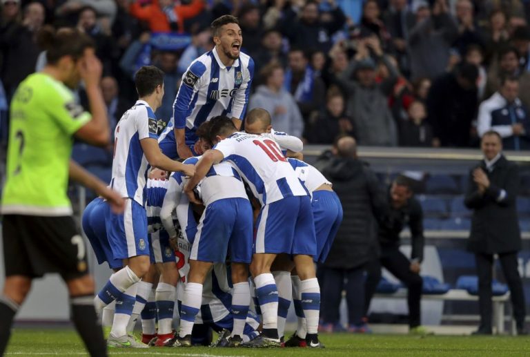 FC Porto aproxima-se provisoriamente do líder Benfica ao vencer Rio Ave
