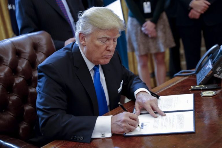 Trump justifica restrições à entrada de muçulmanos nos Estados Unidos