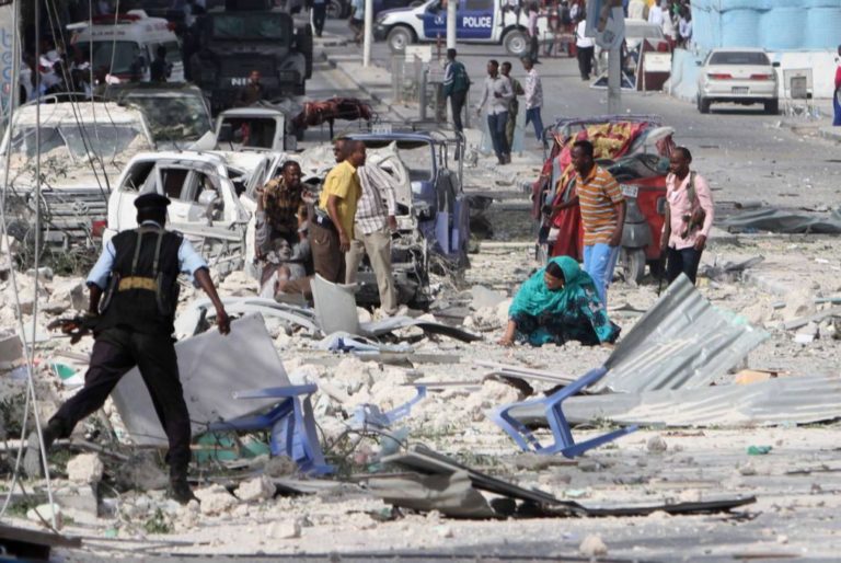 Ataque da Al-Shebab em Mogadíscio faz pelo menos 28 mortos - novo balanço