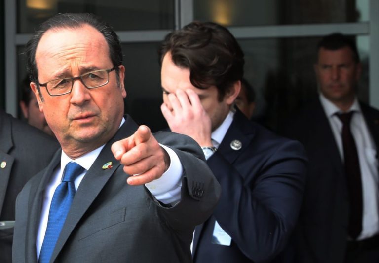 Presidente francês François Hollande condena 