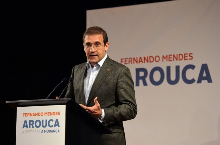 Passos diz que falar da renegociação da dívida é 