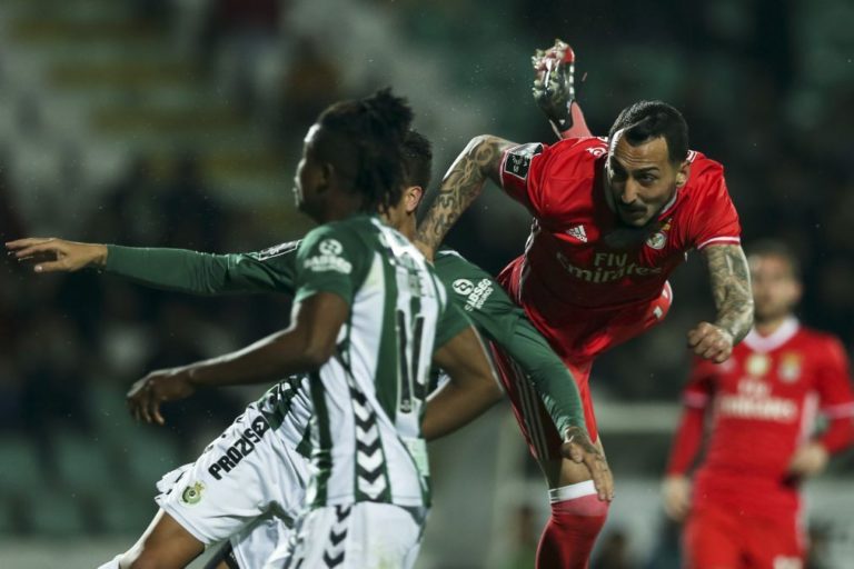 Vitória de Setúbal derrota Benfica, que vê FC Porto ficar a um ponto