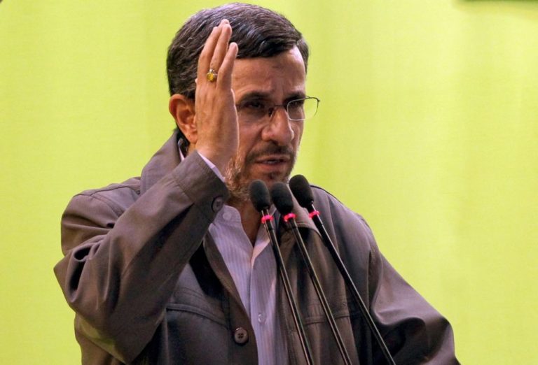 Antigo presidente do Irão Mahmoud Ahmadinejad vê virtudes em Trump