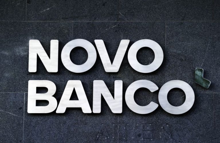 Novo Banco: Parlamento chama Maria Luís Albuquerque, Mário Centeno, Carlos Costa e Fundo de Resolução