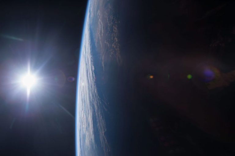 Maiores galáxias do Universo são formadas no exterior por estrelas de galáxias mais pequenas