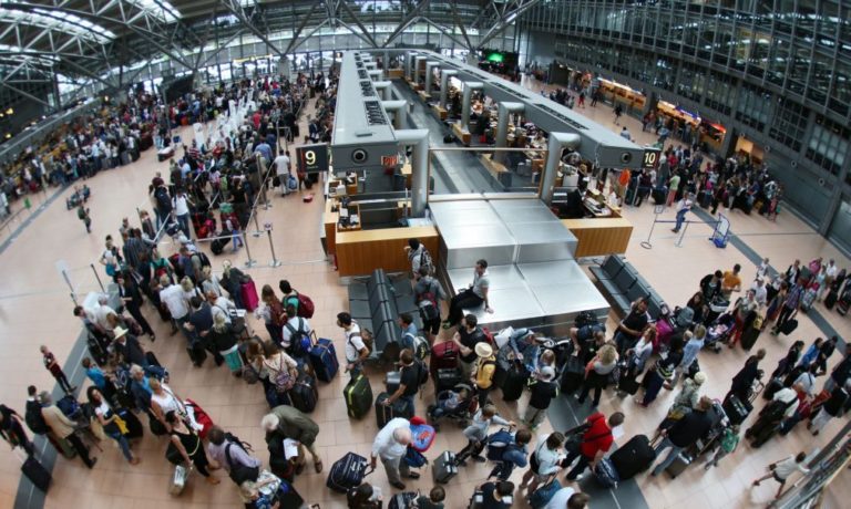 Centenas de pessoas retiradas do aeroporto de Hamburgo por suspeita de toxina no ar