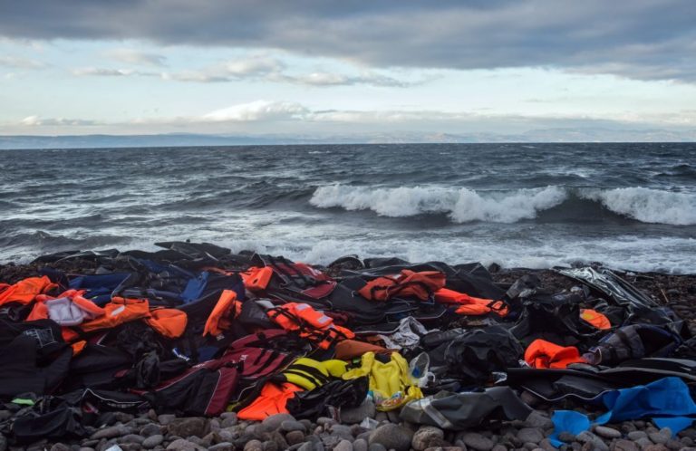 Mais de 70 corpos de migrantes dão à costa na Líbia - Crescente Vermelho