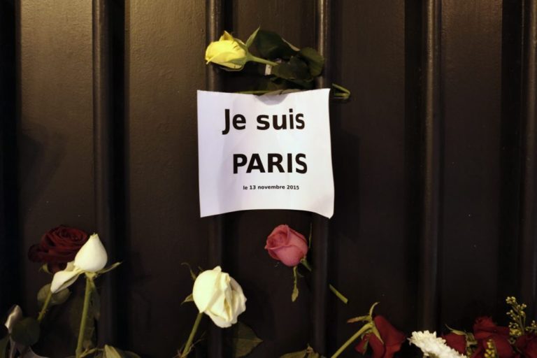 Paris e região envolvente perderam 1,5 milhões de turistas em 2016 após atentados
