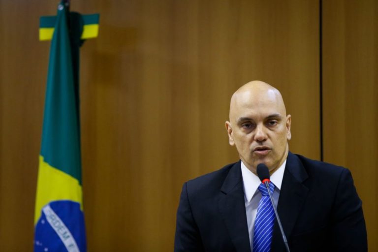 Presidente do Brasil indica ministro da Justiça para ocupar vaga no Supremo Tribunal Federal