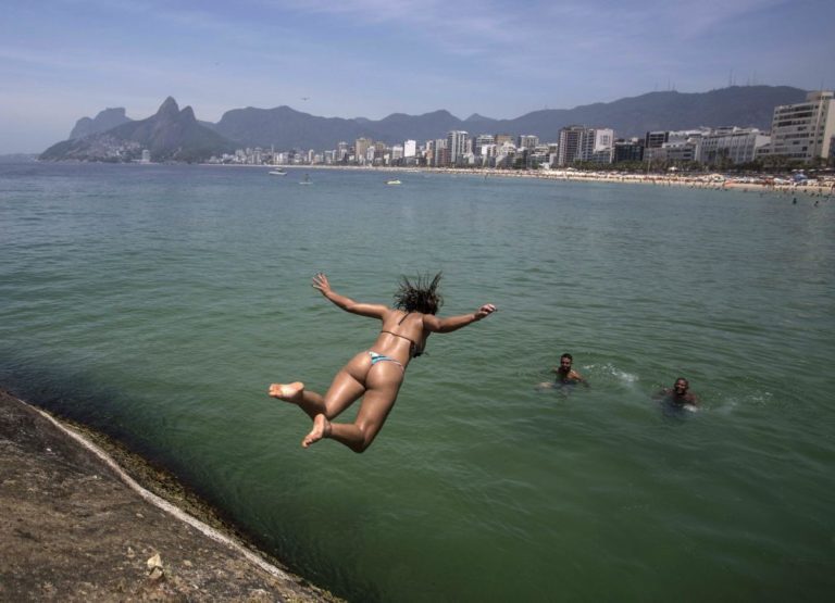 Rio de Janeiro pelos olhos de Ruy Castro, o novo livro de viagens da Tinta-da-China