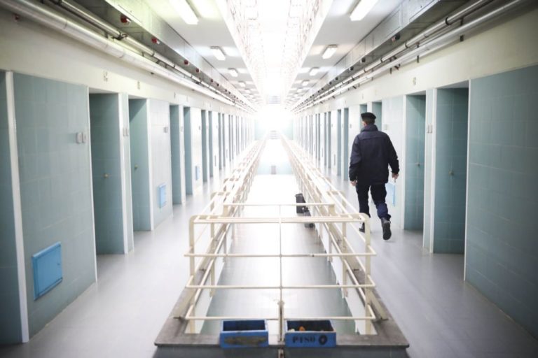 Guardas prisionais desconvocam greve de terça e quarta-feira