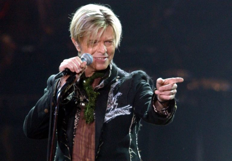 David Bowie distinguido como Melhor Artista do Ano nos Brit Awards