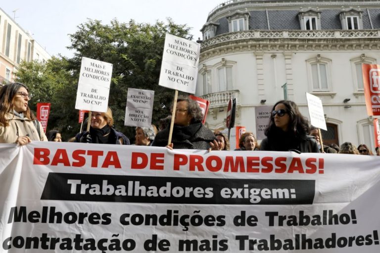 Trabalhadores do Centro Nacional de Pensões manifestaram-se por melhores condições de trabalho