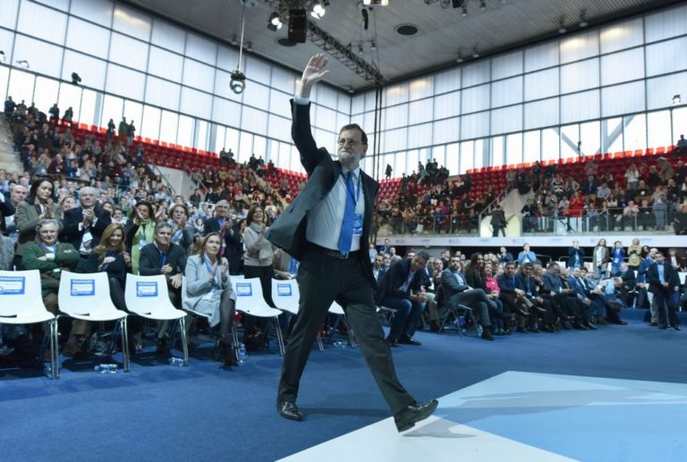 Reeleito líder do PP espanhol, Rajoy recorda exemplo e herança de Aznar
