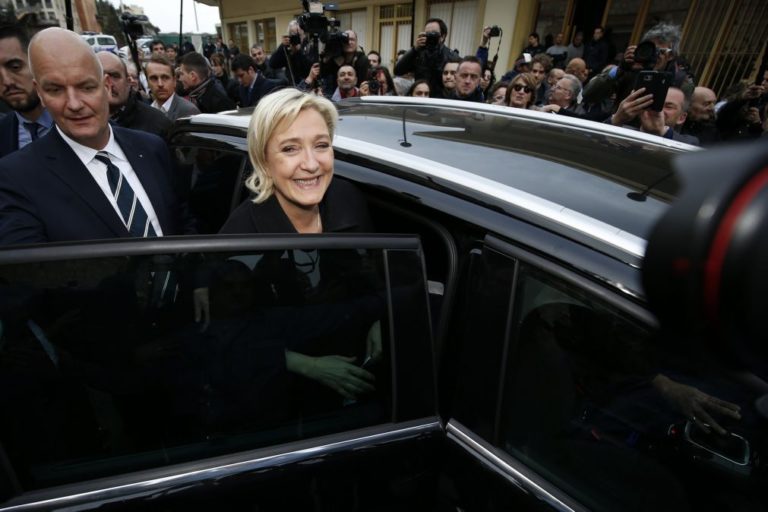 Marine Le Pen nega ter reconhecido emprego fictício no Parlamento Europeu