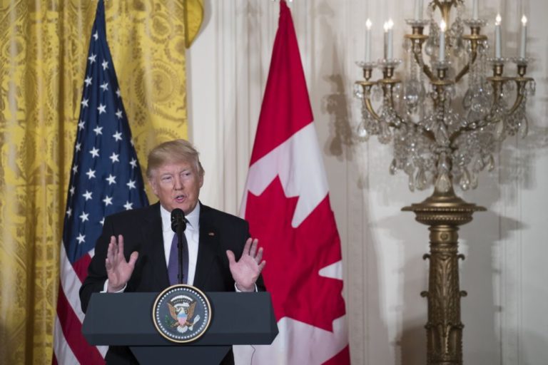Donald Trump promete resposta forte à Coreia do Norte