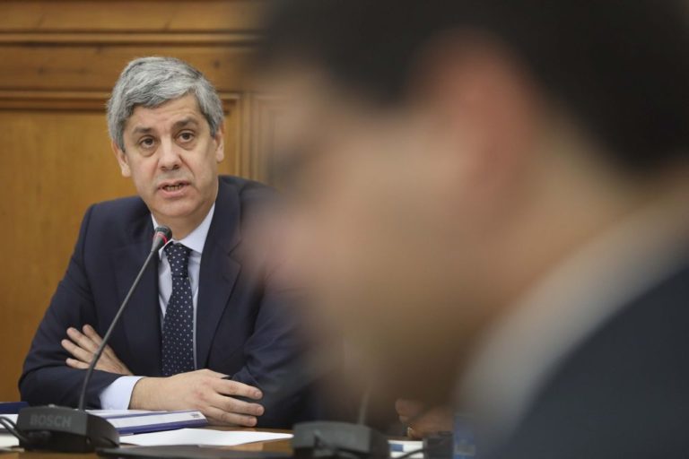 Mário Centeno prevê continuação de crescimento económico em 2017