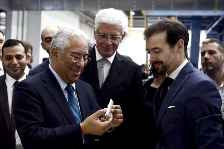 Primeiro-ministro confia que investimento vai continuar a crescer em 2017