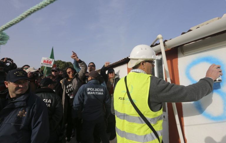 Sociedade Polis conclui posse administrativa de casas na ilha do Farol, Algarve